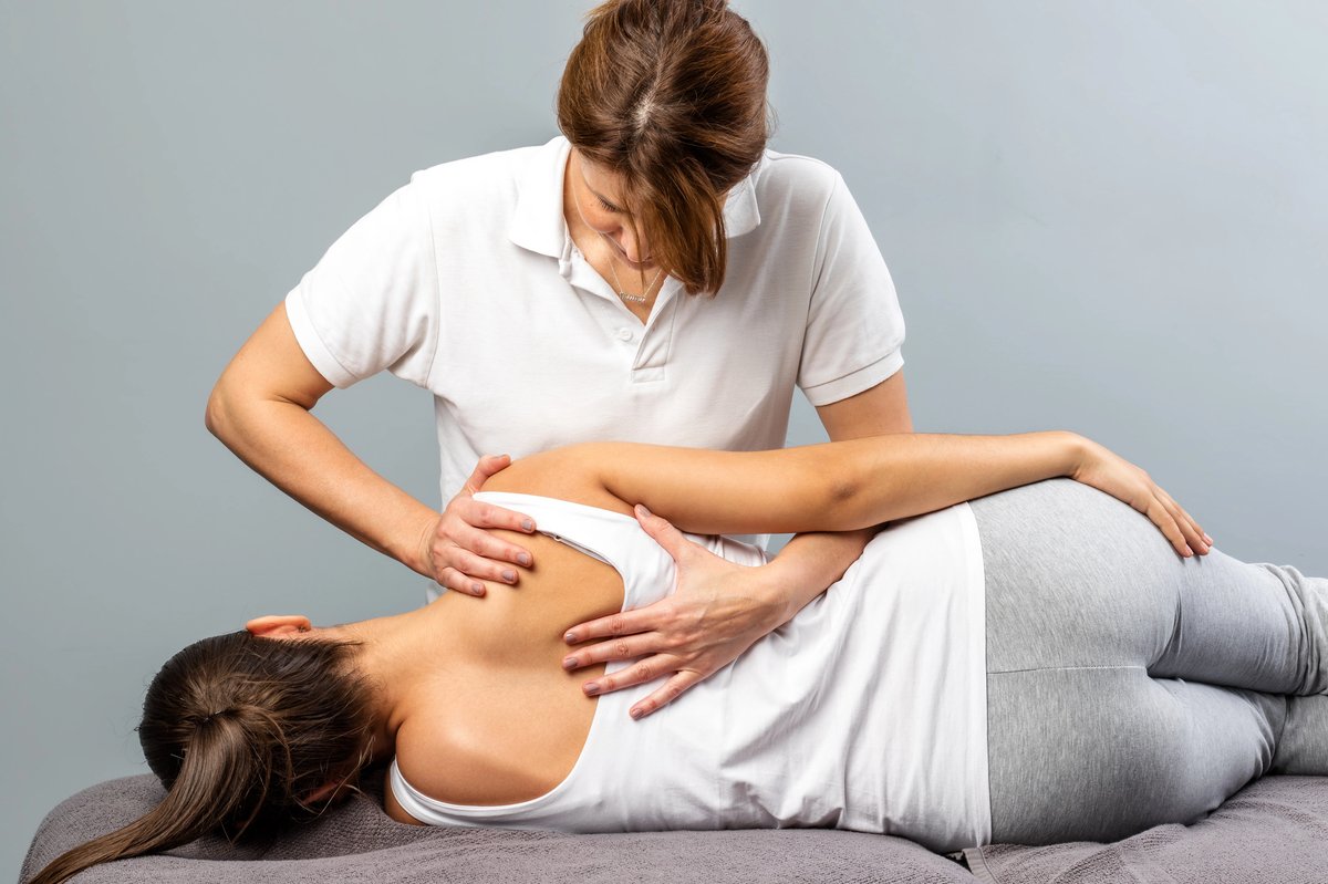 Pregnancy massage in safe side-lying position